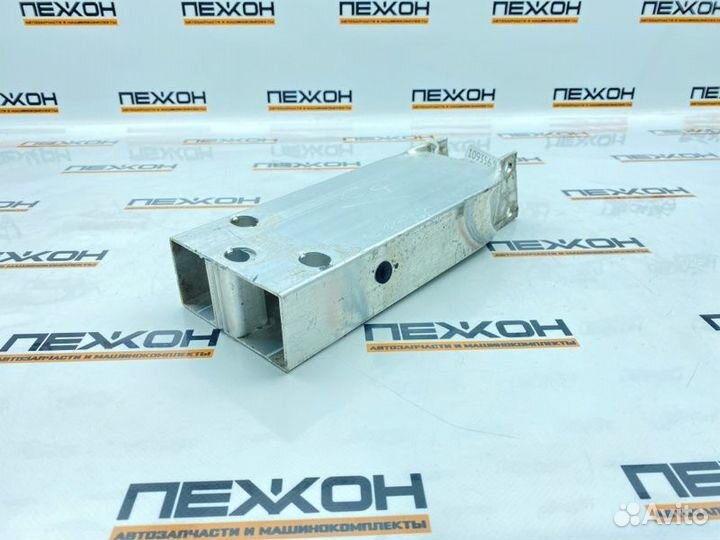 Кронштейн усилителя бампера передний левый