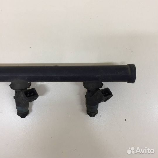Рейка топливная рампа Renault Megane 2 2002-2009