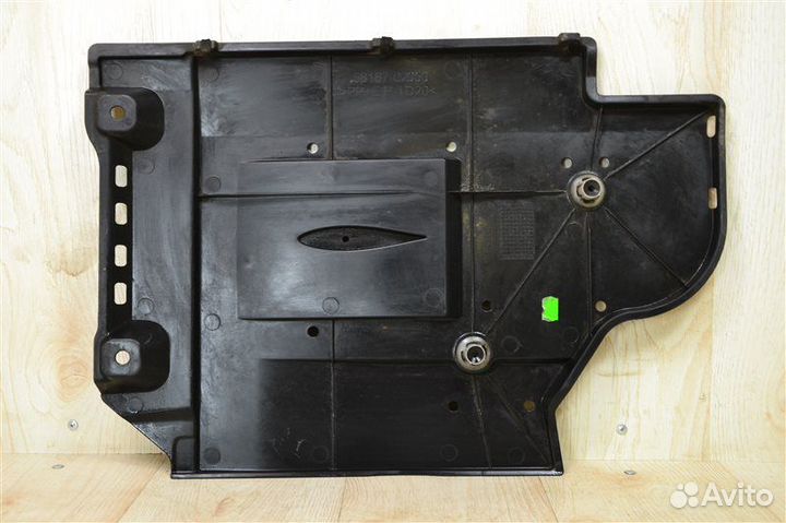 Защита днища задняя правая Toyota Auris универсал