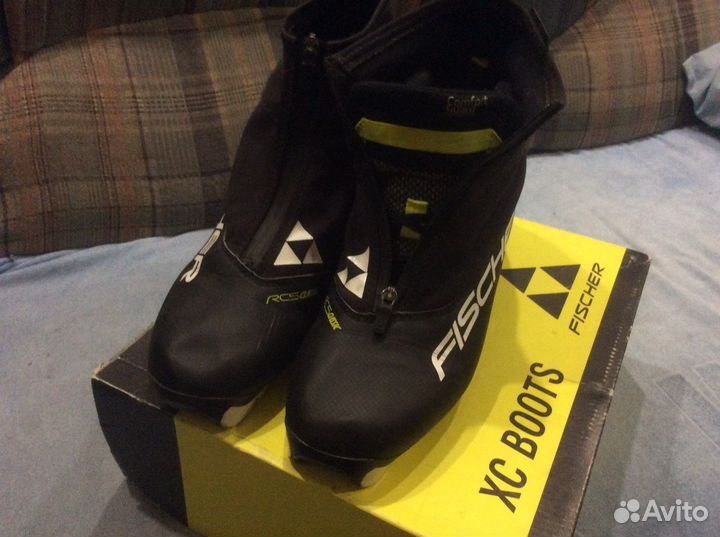 Ботинки лыжные, палки, лыжи и чехлы