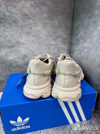 Кроссовки Adidas Ozweego женские