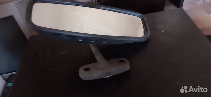 Зеркало заднего вида