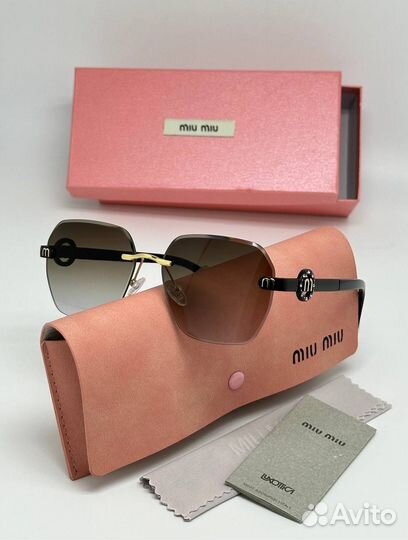 Солнцезащитные очки miu miu