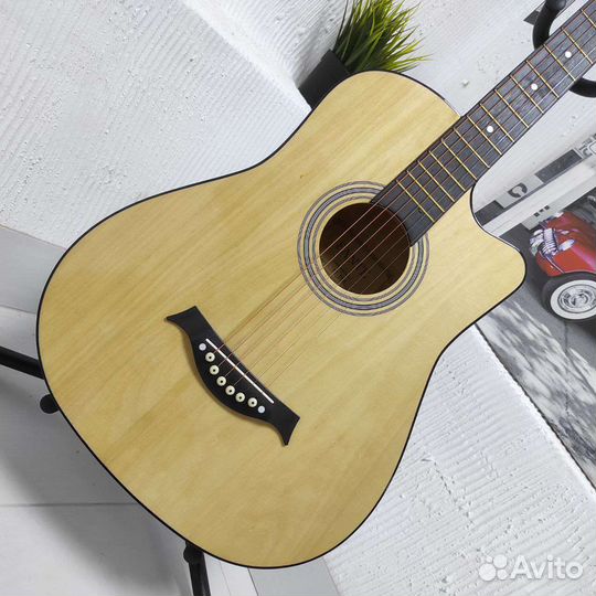 Гитара новая