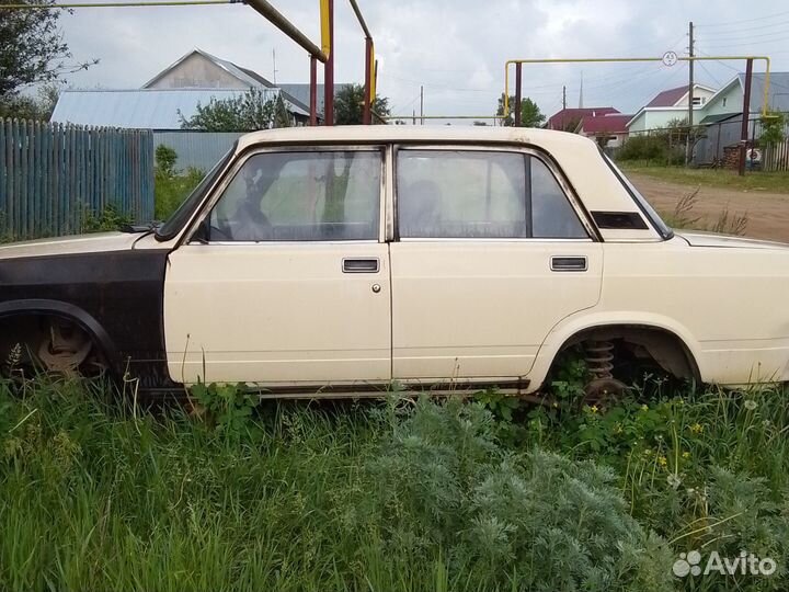 Продам авто ваз 2105 на запчасти