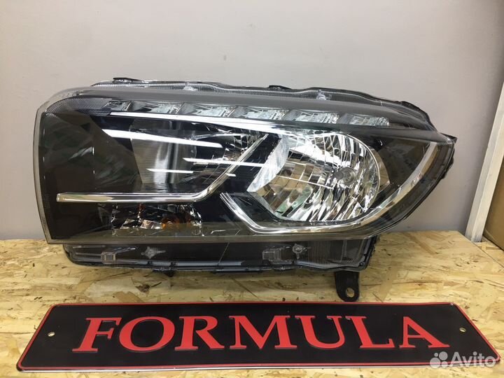 Фара правая или левая LADA xray