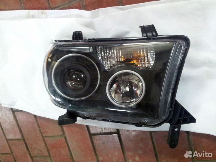 Фара правая Toyota Tundra II 07-13 гв