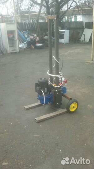 Электрическая малогабаритная буровая установка