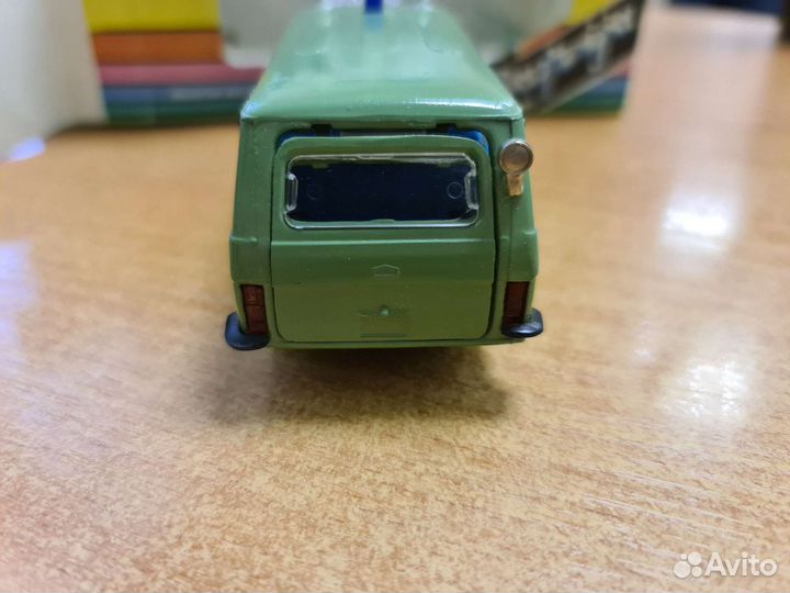 Модель СССР 1:43. Раф