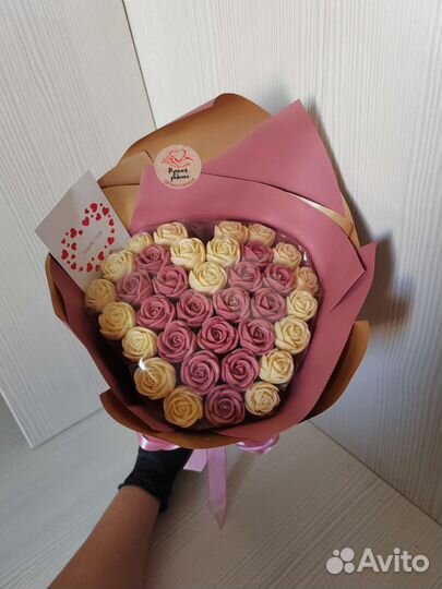 Розы из шоколада в форме сердца