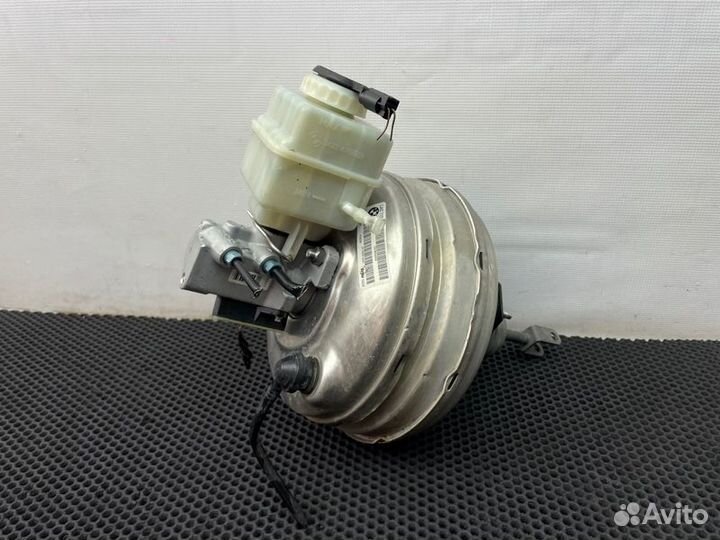 Вакуумный усилитель Bmw 7-Series F01 N63B44A 2010