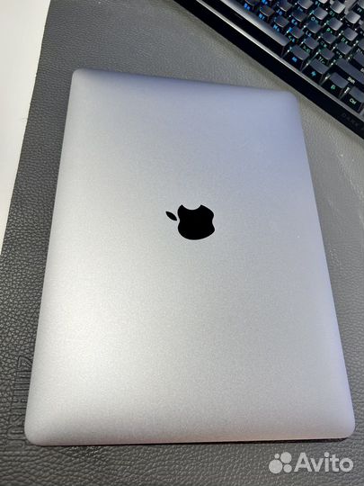 Верхняя крышка масвоок Air 13 Retina A2337