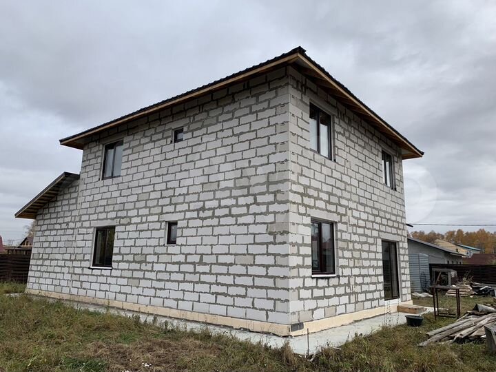 Дом 174 м² на участке 12 сот.