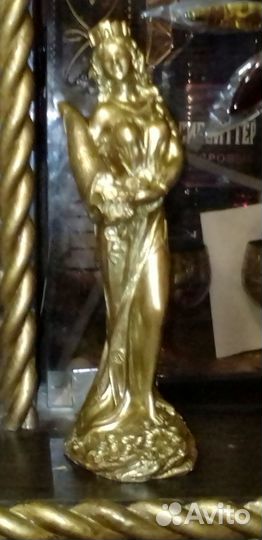 Статуэтка 