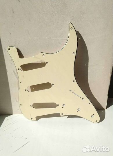 Пикгард для Stratocaster SSS