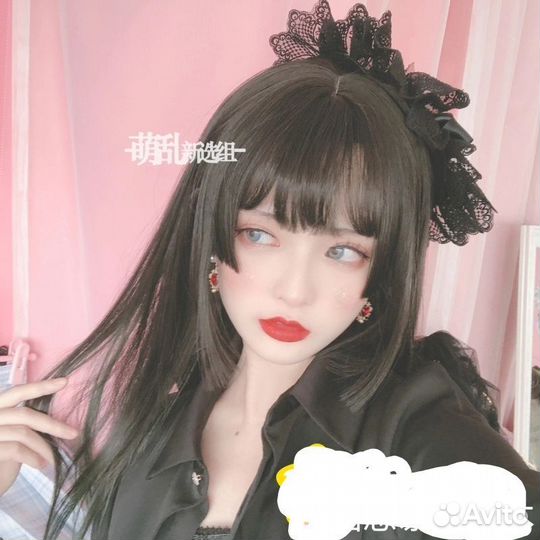 Парик черный с челкой и пробором