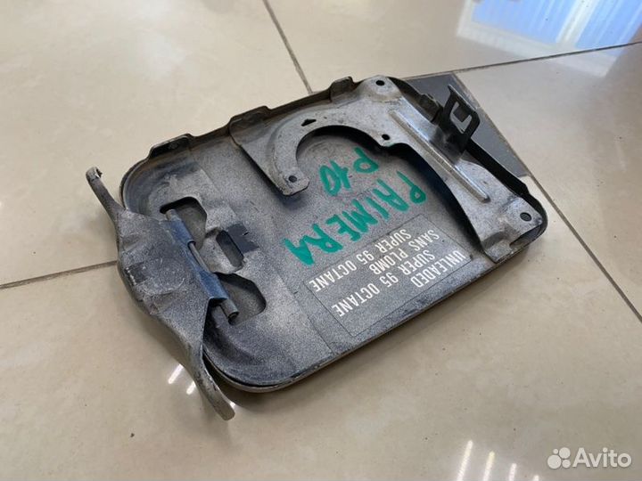 Лючок топливного бака Nissan Primera P10 1991