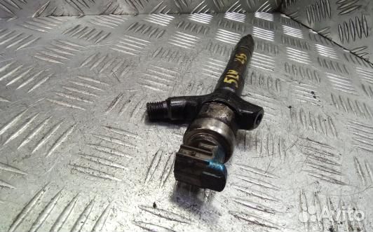 Форсунка дизельная toyota auris E150 (5LV26AL04)