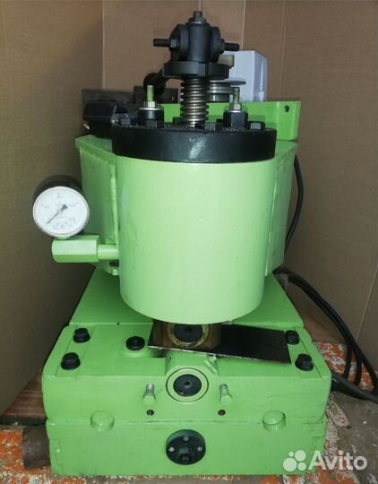 Станок для вальцевания дисковых пил