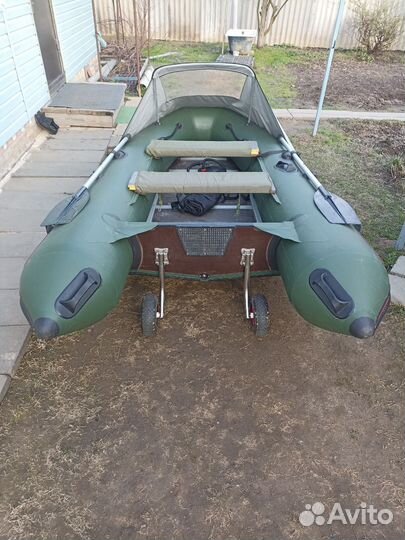 Лодка с мотором