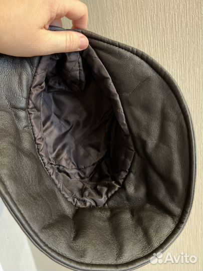 Кепка кожаная женская