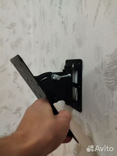 Кронштейн для телевизора