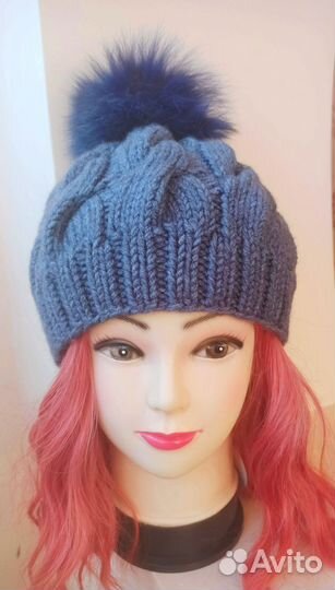 Шапка женская вязаная с помпоном