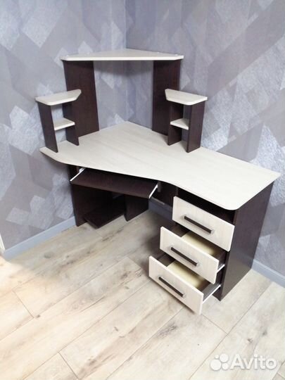 Стол компьютерный (1,3м) Каспер, наличие