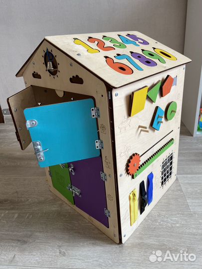 Бизиборд домик большой 38*38*55 бизидомик