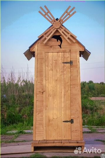 Уличный туалет деревянный