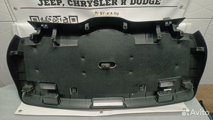 Обшивка крышки багажника Maserati Levante 2016+