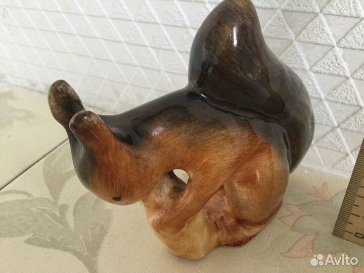 Статуэтка белка