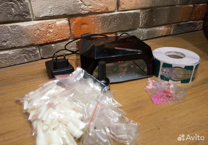 Лампа для ногтей, типсы и база