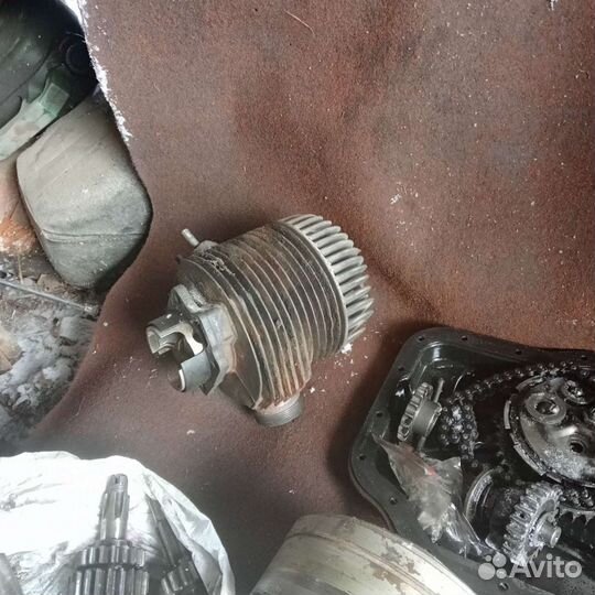 Продаю двиготеля остался поршневая,каленвал,кароб