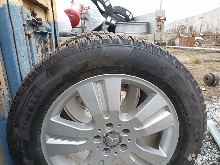 Pirelli Ice Zero 255/55 R18