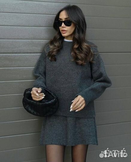 Костюм женский с юбкой