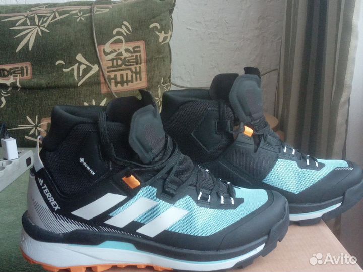 Мужские зимние кроссовки,42 размер