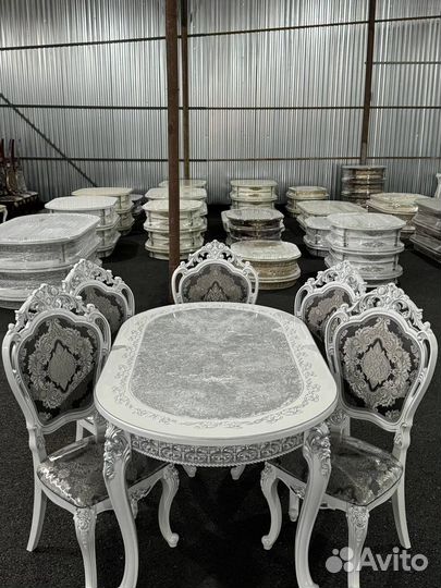 Столы и стулья