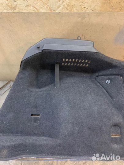 Обшивка багажника правая Opel Astra H хетчбэк 1.6