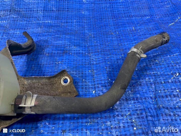 Бачок для тормозной жидкости на toyota harrier MCU