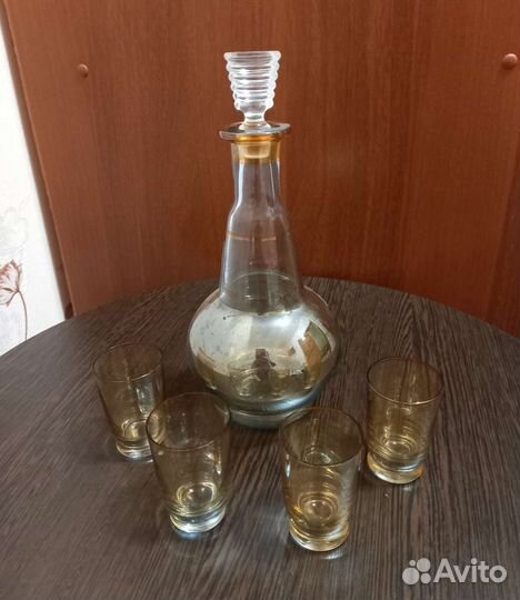 Графин со стопками