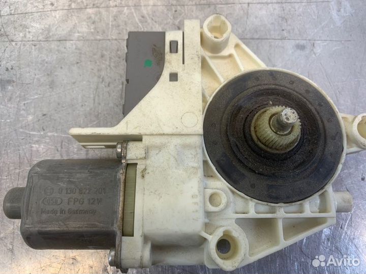 Моторчик стеклоподъемника задний левый Peugeot 407