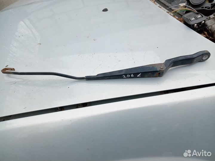 Поводки дворников Peugeot 206