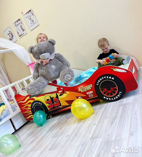 Кровать-машина с ортопедическим основанием красная