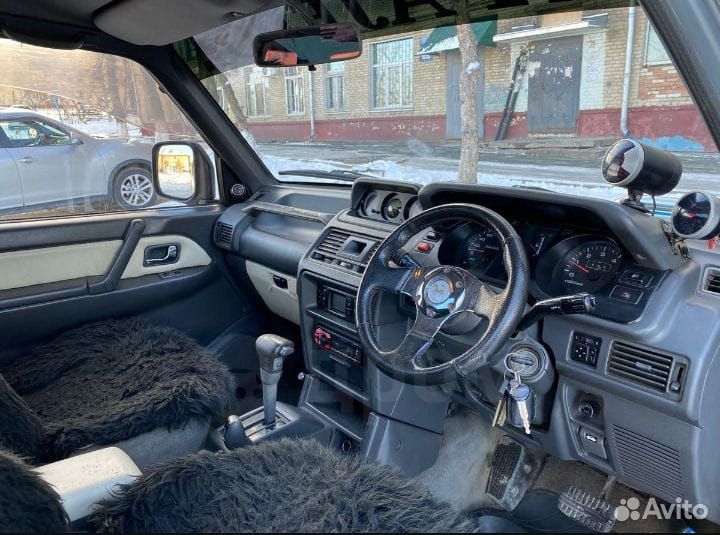 В разбор Mitsubishi Pajero 1997г V46 двс 4M40