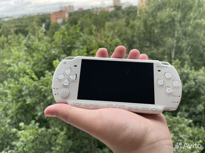 Игровая приставка Sony Psp 2000 прошита