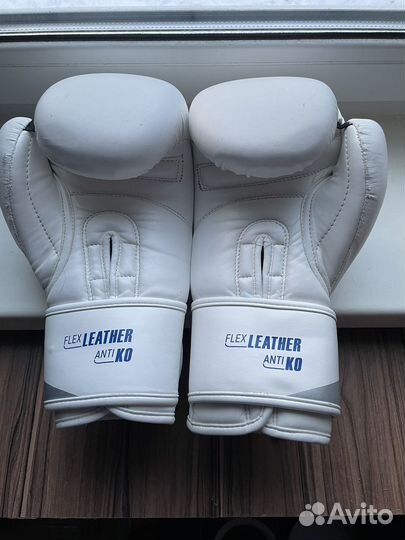 Боксерские перчатки clinch