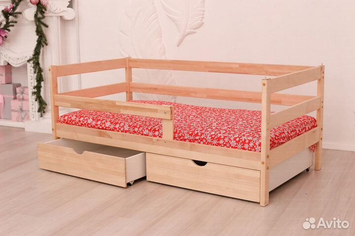 Кровать из массива детская