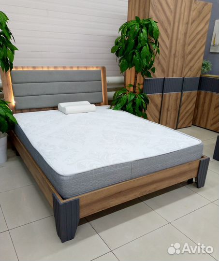 Кровать с подсветкой 160-200