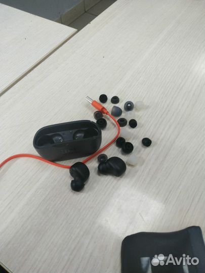 Беспроводные наушники jbl wave buds